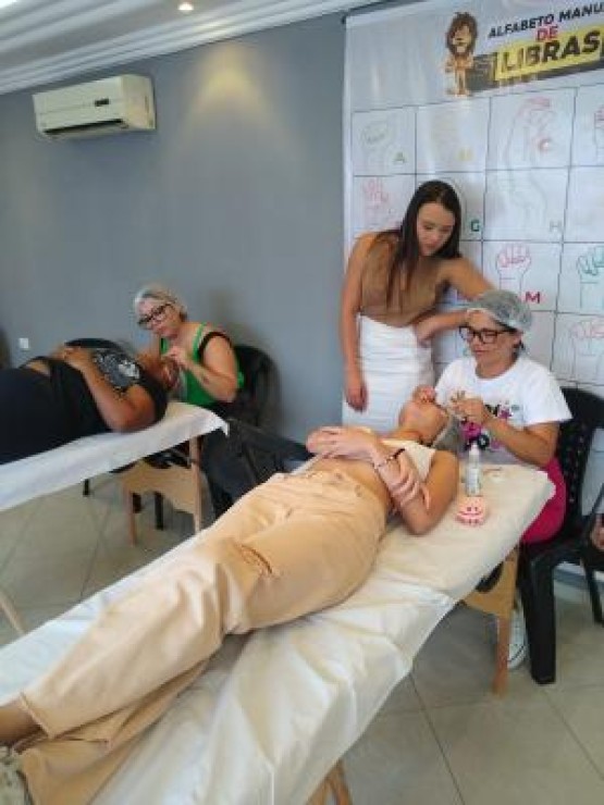 Transformando Olhares, Restaurando Almas: A Importância Vital do Curso de Extensão de Cílios