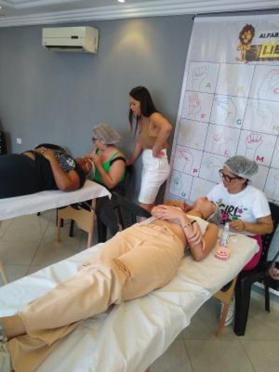 Transformando Olhares, Restaurando Almas: A Importância Vital do Curso de Extensão de Cílios