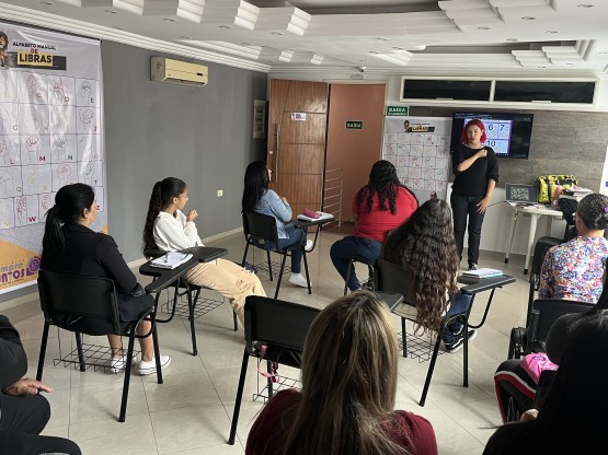 Descubra o Mundo da Comunicação Inclusiva com Libras